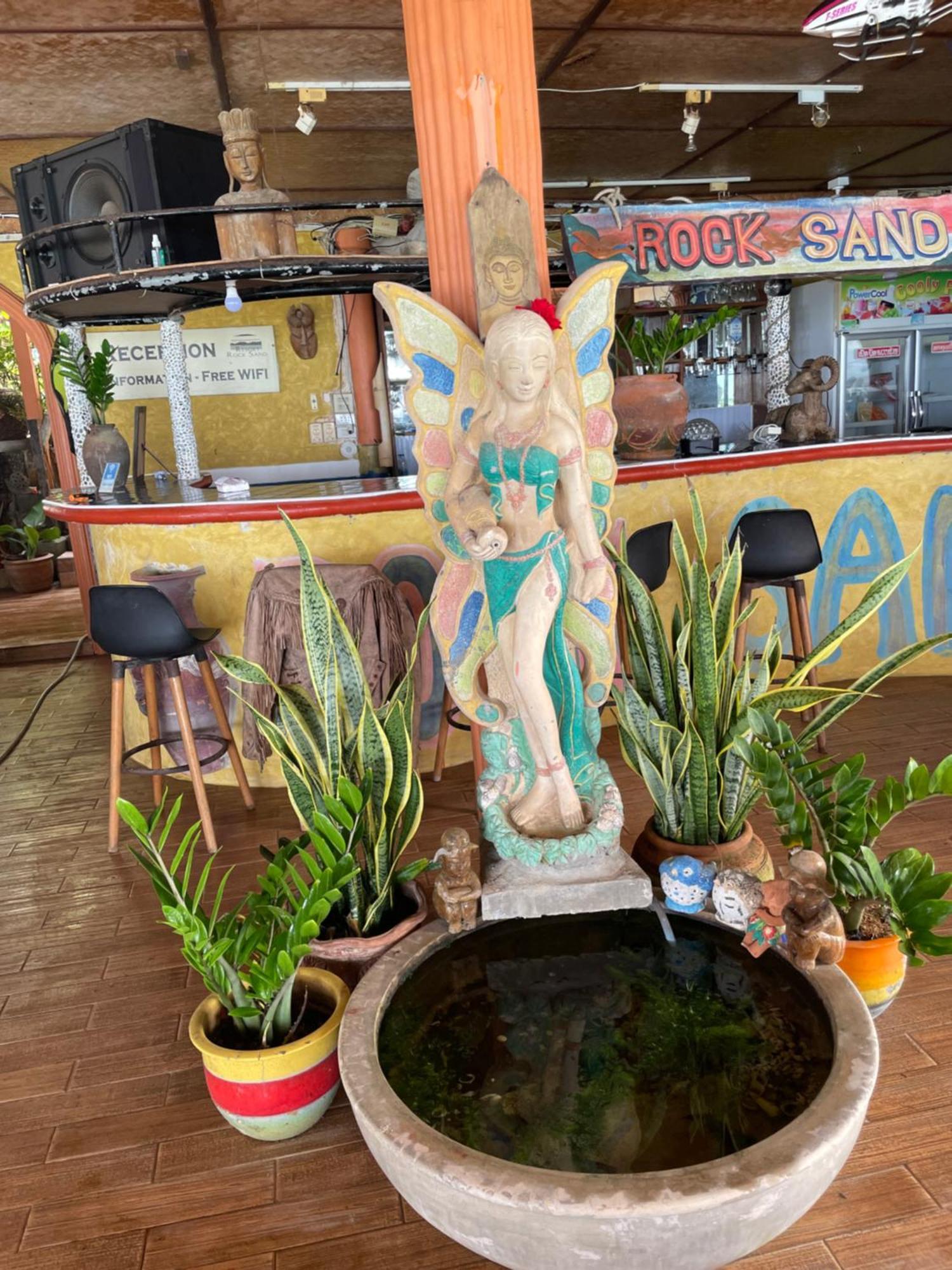 טראט Rock Sand Resort מראה חיצוני תמונה